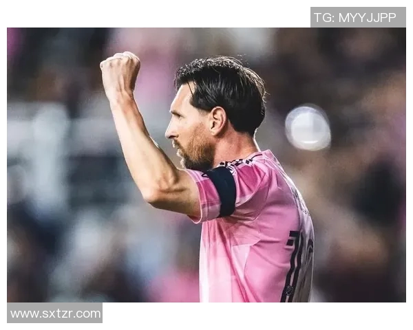 外国足球明星卷发女的魅力与风采展现足球场上的时尚与个性